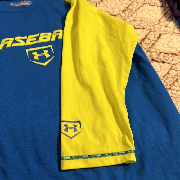 Big boys under armour bundle 2 pair of shorts, 4 shirts sizeYL to  YXL or 14/16. - Picture 6 of 15